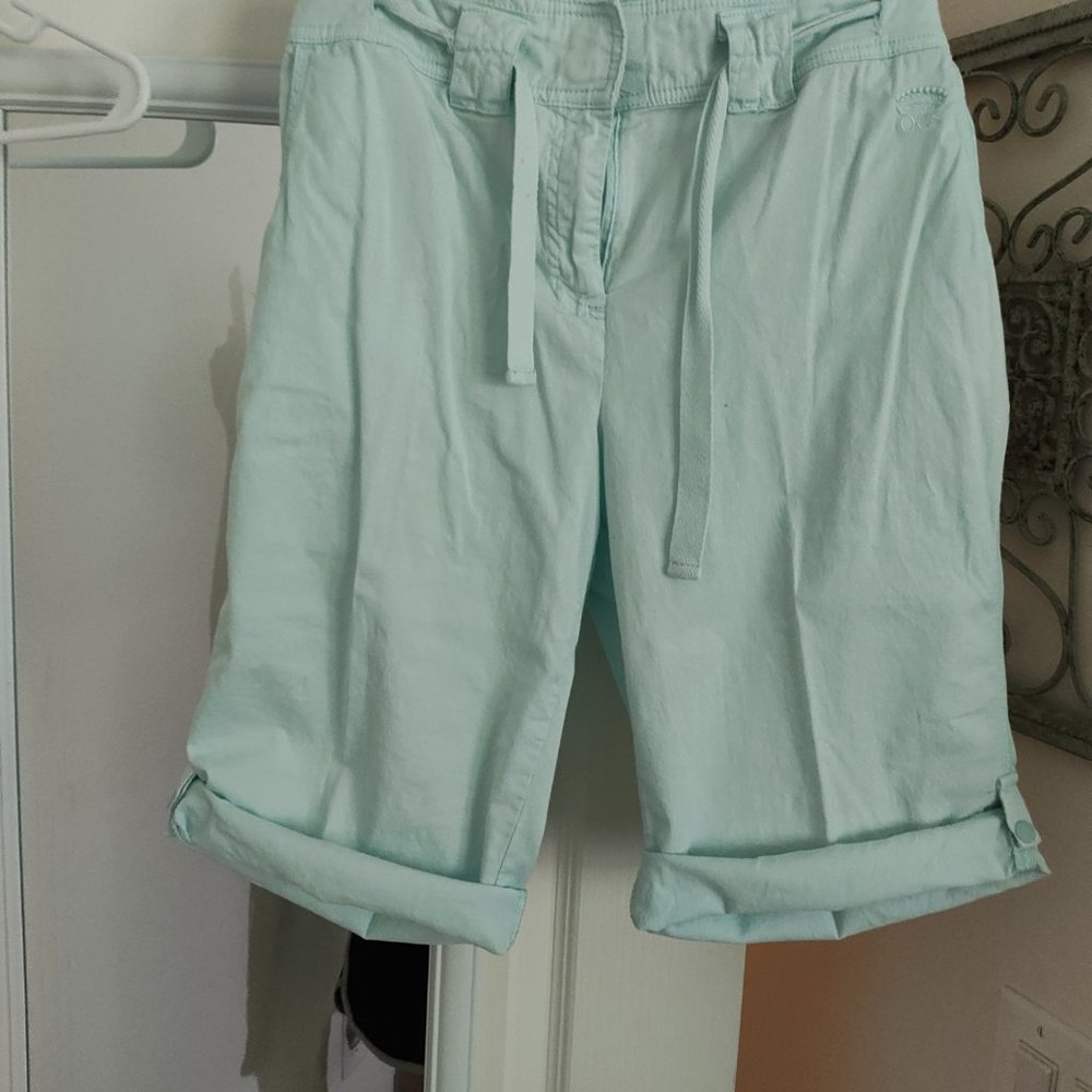 ROBINS EGG BLUE BERMUDA CAPRI ROLL UP SHORTS OLEG CASSINI SIZE M COTTON
